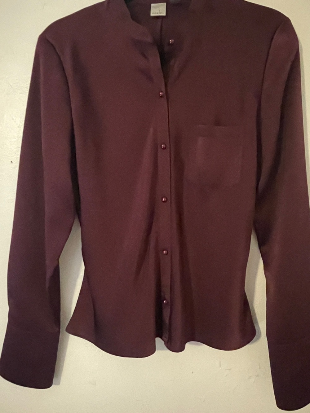 Caslon Burgundy Satin Finish Band Collar Pearlescent Buttons NWOT Medium